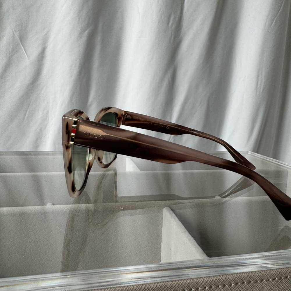 Gucci Brown Sunglasses Classic Rectangular Design - image 2